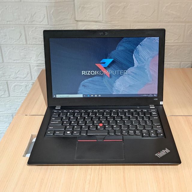 ThinkPad X280　Core i3 8130U 4GB SSD256GB Amazon.com: Lenovo ThinkPad X280 20KF001YUS 12.5